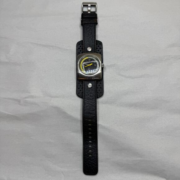 Diesel Men's DZ-2055 Silver Tone Wide Cuff Leather Watch - Picture 3 of 6